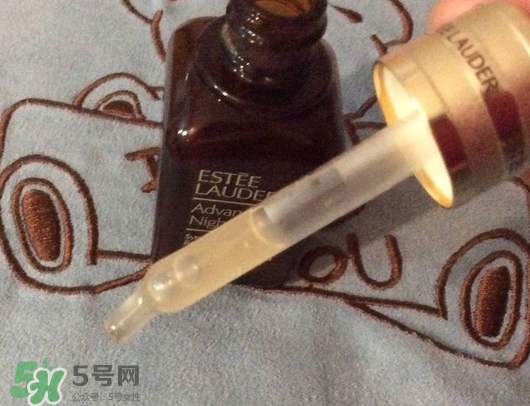 雅詩蘭黛小棕瓶精華怎么用_使用方法