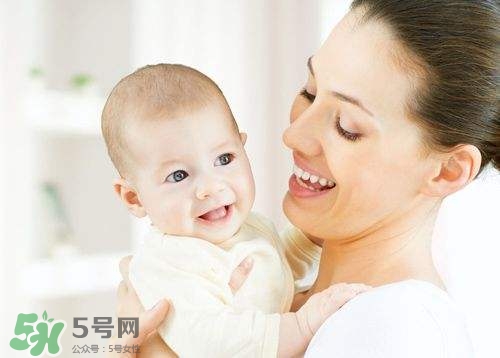 生孩子時(shí)吃什么易助產(chǎn)？生孩子時(shí)吃巧克力