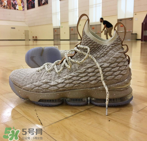 nike lebron 15 ghost實物細節(jié)怎么樣？