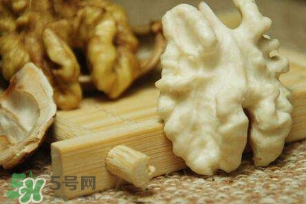 新鮮核桃怎么吃？新鮮核桃怎么給寶寶吃？