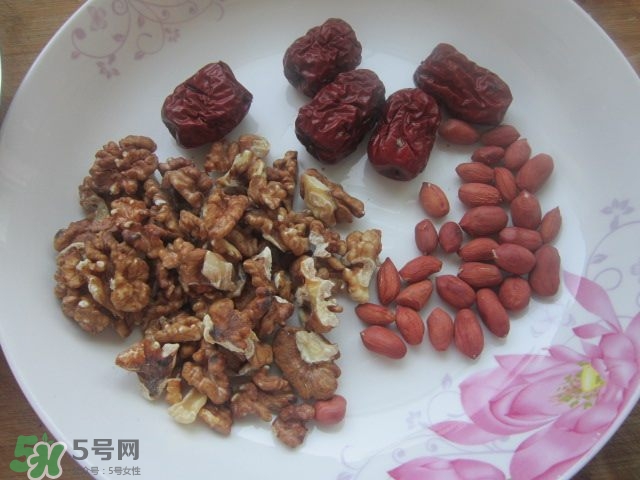 核桃可以和黃豆一起打豆?jié){嗎？核桃和什么一起打豆?jié){好？