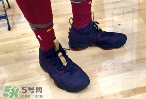 nike lebron 15 cavs實(shí)物什么樣？