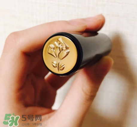 蘭蔻菁純唇膏小紅色是什么顏色？蘭蔻小紅色好看嗎