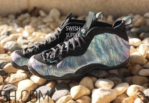 nike air foamposite one鮑魚噴實物什么樣？