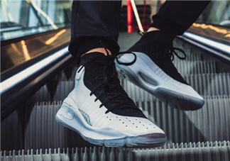 under armour curry 4黑白配色上腳效果怎么樣？