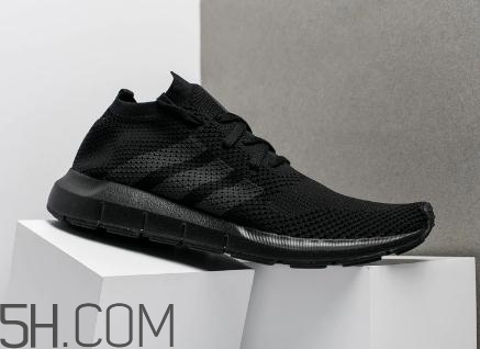 adidas swift run triple black配色在哪買_多少錢？