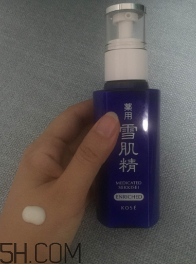 雪肌精盈潤乳液適合油皮嗎？適合夏季嗎？