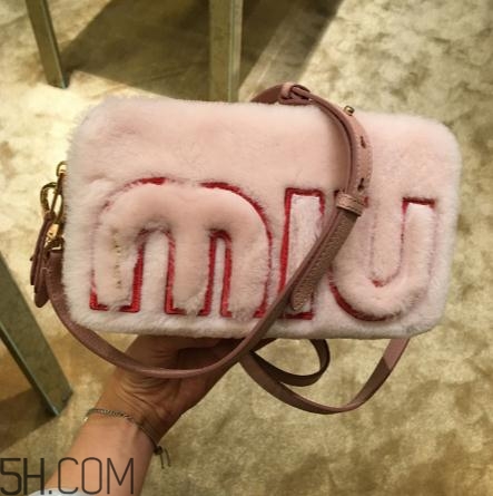 miumiu包包一般多少錢？這么仙的包包千萬(wàn)別錯(cuò)過(guò)