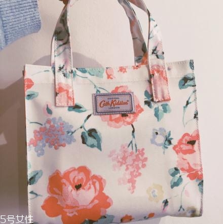 cath kidston是什么牌子？少女最愛(ài)的小碎花風(fēng)代表