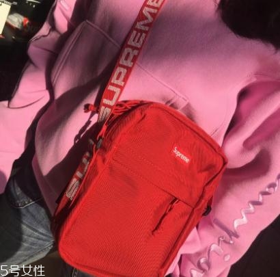 supreme2018春夏款肩挎包怎么樣？