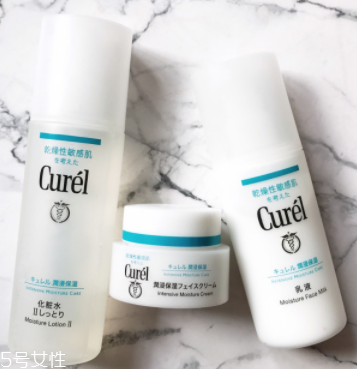 Curel乳霜早晚都能用嗎？夜間用最好