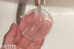 硅膠粉撲怎么清洗？勿用熱水洗