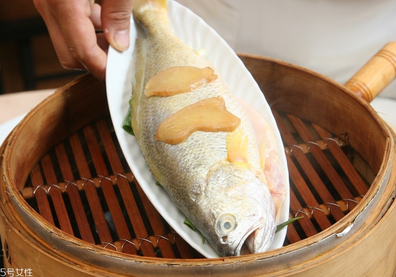 蒸魚(yú)怎么做好吃又簡(jiǎn)單還不腥