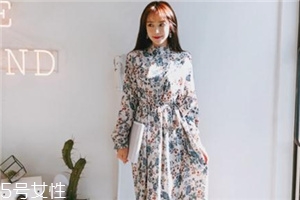 碎花連衣裙搭配什么鞋子？玩轉(zhuǎn)復(fù)古甜美