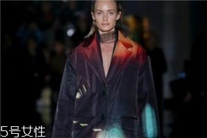 prada2018秋冬系列好看嗎_款式有哪些？