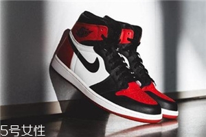 aj1黑紅腳趾真假對比 輕松鑒定aj1黑紅腳趾