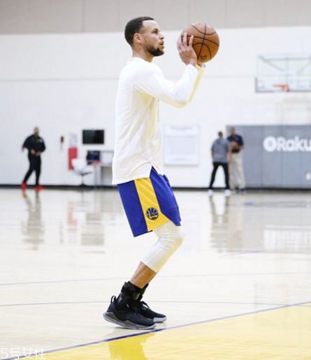 under armour curry 5庫里五代戰(zhàn)靴多少錢？