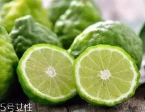 柑橘調(diào)香水好聞嗎？吃了這個(gè)大橘子