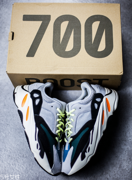 yeezy 700開(kāi)箱測(cè)評(píng) yeezy 700上腳腳感怎么樣