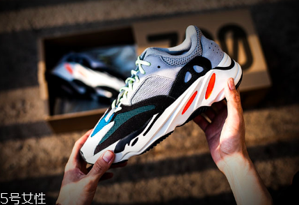 yeezy 700開(kāi)箱測(cè)評(píng) yeezy 700上腳腳感怎么樣