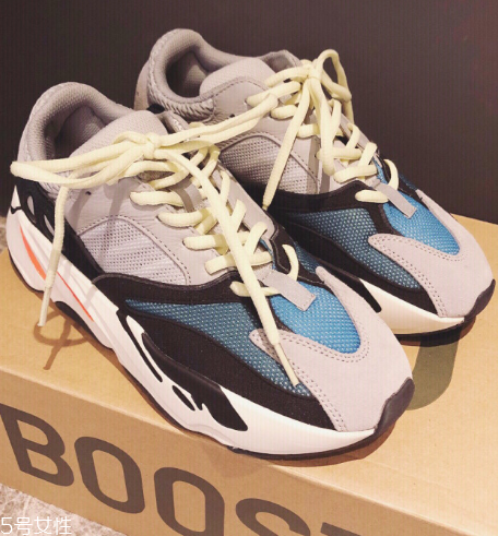 yeezy 700偏碼嗎？yeezy 700碼數(shù)正常嗎