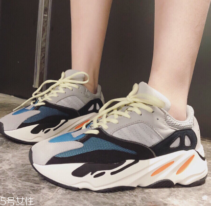 yeezy 700 mauve什么時候發(fā)售？椰子700灰紫色發(fā)售時間