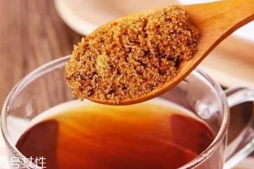 紅糖面膜用什么水稀釋？紅糖面膜用熱水還是冷水泡？