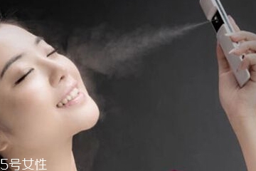 補水噴霧怎么定妝不花妝？補水噴霧的隱藏功能介紹