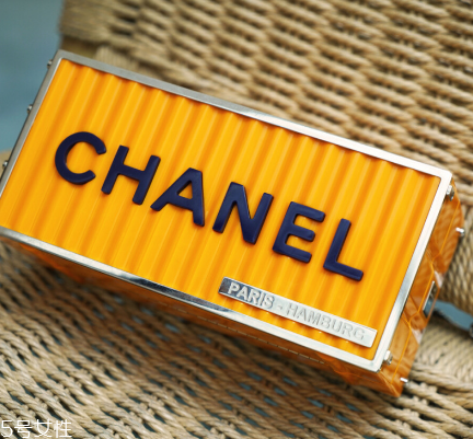 chanel集裝箱多少錢？香奈兒集裝箱包包正品價格