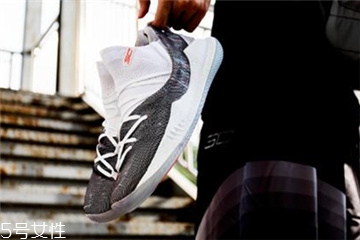 under armour curry 5測(cè)評(píng) 庫(kù)里5代戰(zhàn)靴實(shí)戰(zhàn)表現(xiàn)