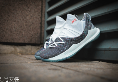 under armour curry 5測(cè)評(píng) 庫(kù)里5代戰(zhàn)靴實(shí)戰(zhàn)表現(xiàn)