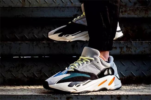 yeezy 700鞋帶怎么系 潮人系鞋帶是這樣