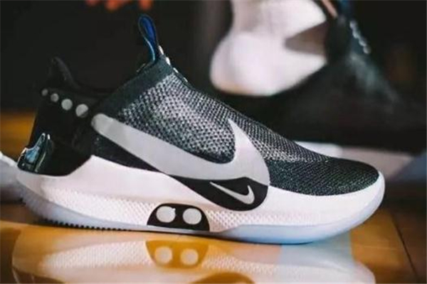 nike adapt bb充一次電能用多久 電池耐用性不錯