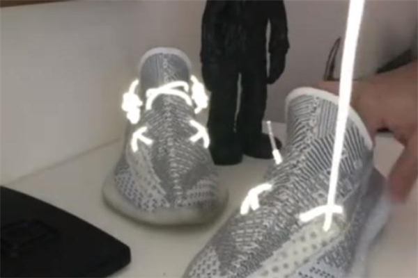 yeezy350 kaws鞋帶怎么綁 椰子kaws鞋帶綁法教程