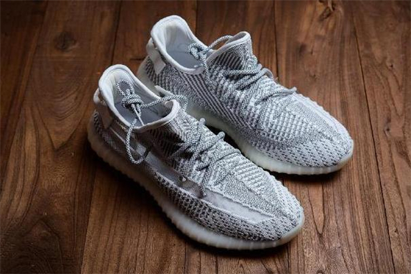 yeezy 350滿天星真假對比 鑒定方法看這里