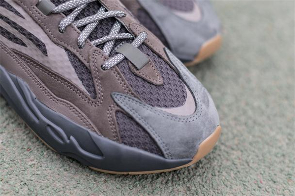 yeezy 700 v2 geode測(cè)評(píng) 椰子700geode實(shí)物上腳效果