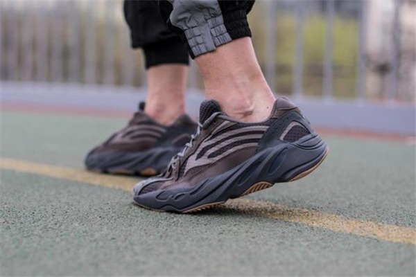 yeezy 700 v2 geode測(cè)評(píng) 椰子700geode實(shí)物上腳效果