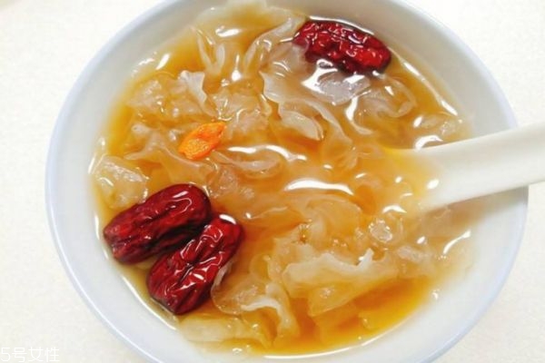 燉什么湯養(yǎng)顏 養(yǎng)顏美容湯的做法