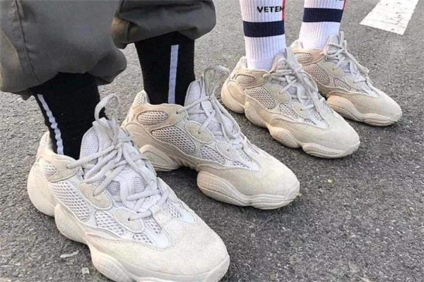 yeezy 500能用防水噴霧嗎 要選對(duì)種類