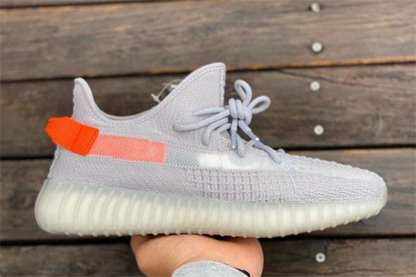 yeezy350尾燈真假對比 椰子350尾燈歐洲限定真假辨別