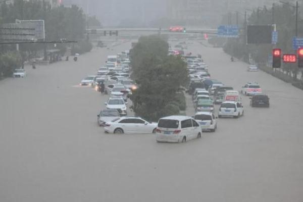 鄭州特大暴雨已致51人遇難 下暴雨能開空調(diào)嗎