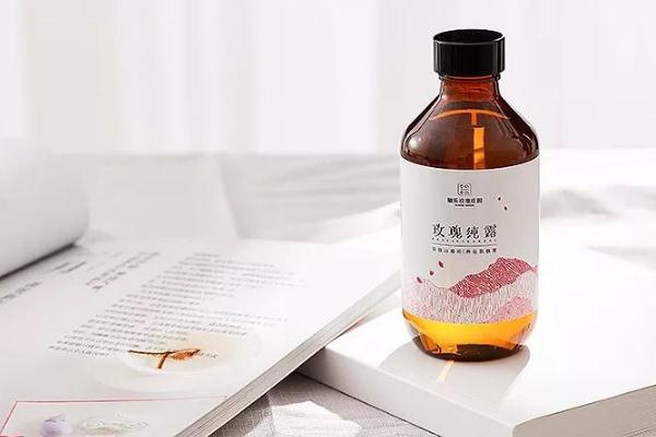 洋甘菊純露對(duì)皮膚好嗎 洋甘菊純露適合什么皮膚