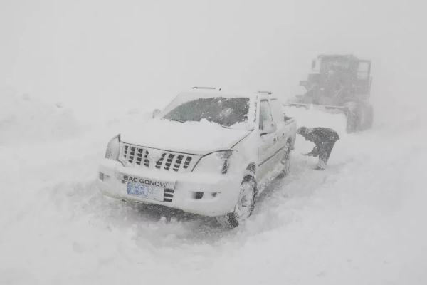 暴雪天氣需要儲(chǔ)備什么物資 暴雪天高鐵會(huì)停運(yùn)嗎