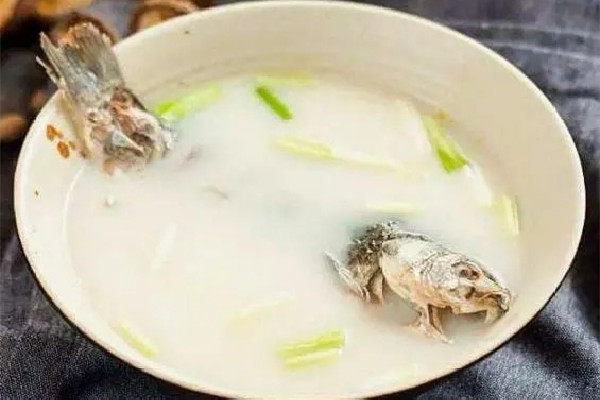 鯽魚湯會不會發(fā)胖 鯽魚湯喝多了有啥壞處