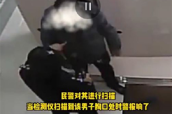 男子科目一作弊從頭到腳高科技 駕考作弊怎么處理