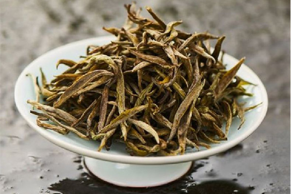 君山銀針茶的特點(diǎn)和功效 君山銀針茶可以清肺嗎